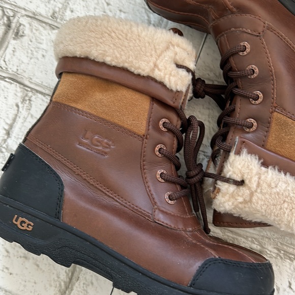 Ugg Butte Boots - Picture 3 of 9